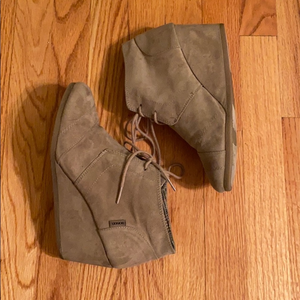 tan ankle boots